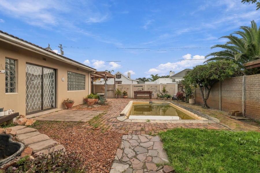 3 Bedroom Property for Sale in Plumstead Western Cape